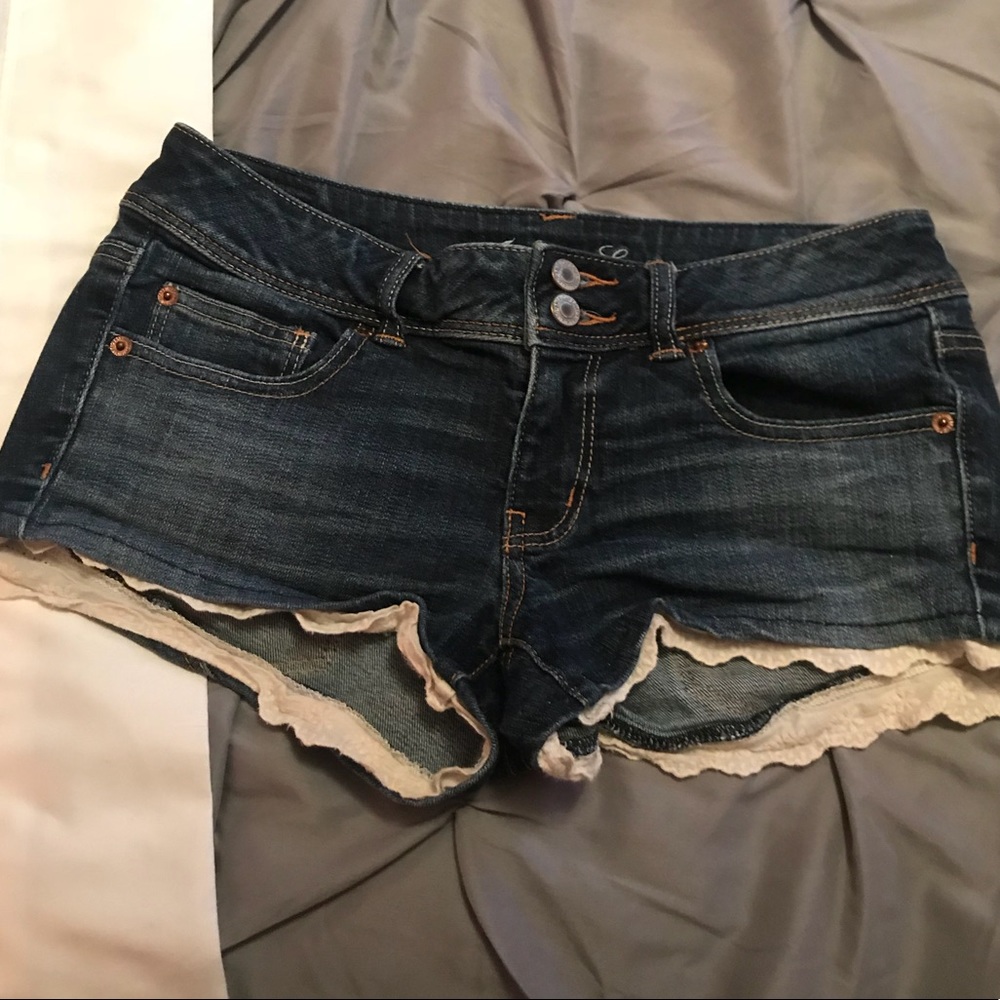 Lace trimmed American eagle shorts